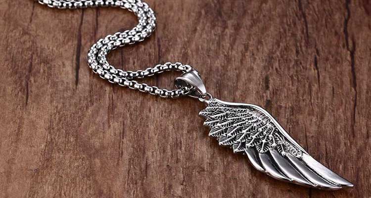 Gift Ideas For Her: 15 Necklaces With Special Meaning