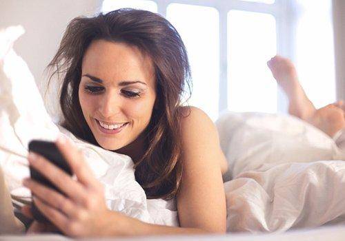 Dirty text messages are great for your relationship
