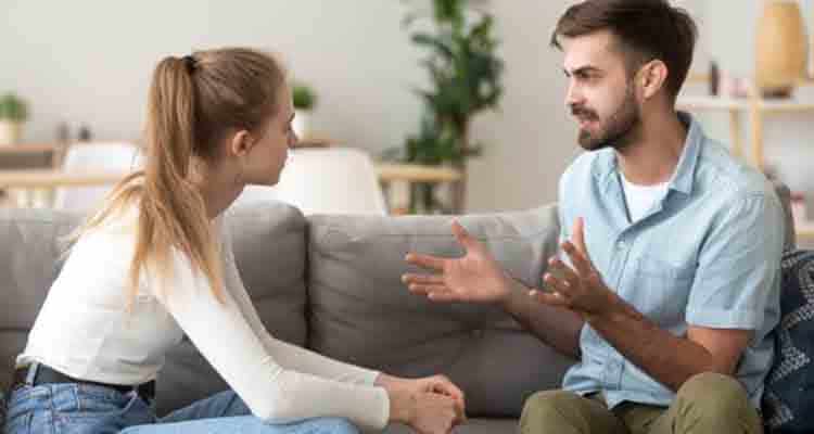 boyfriend talks to ex