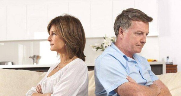 Signs your spouse is going through a midlife crisis