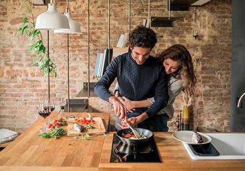 cook meals for her