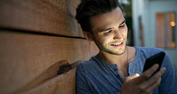 what to text a girl to start a conversation