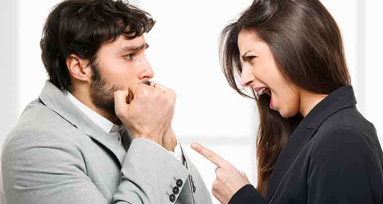 signs of a manipulative woman
