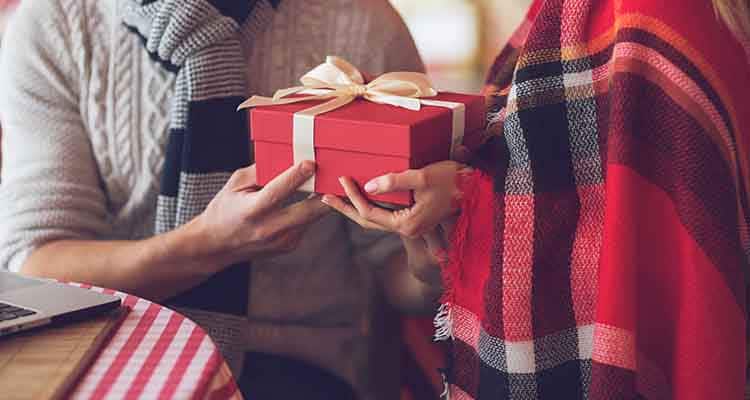 Sudden gifts are cheating guilt signs