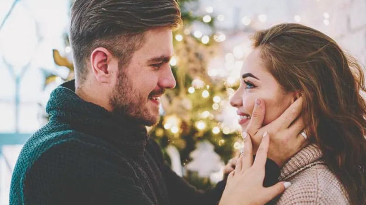 eye contact signs a woman is attracted