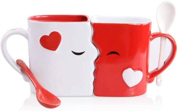 romantic gift ideas for girlfriend - kissing mug set
