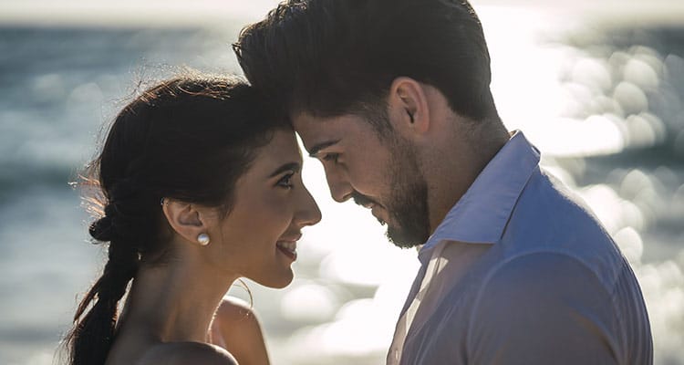 10 Ways a Guy Reacts When He Thinks a Girl Is Out of His League - 47