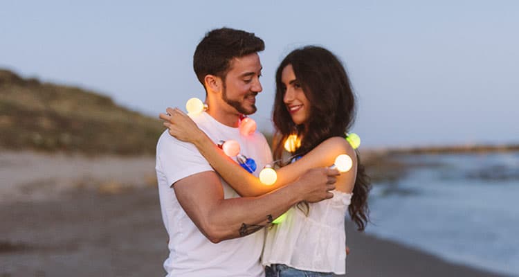 He tenido aventuras desde hace un tiempo y mi esposa Shivani sabe de ellas.