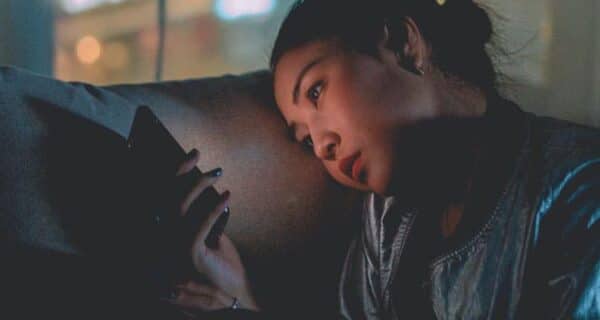 10 Signs your long distance relationship is over and you need to let go of it - 84