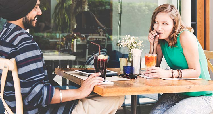 Pay attention to basic table manners on your first date