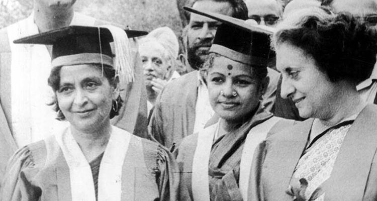 Amrita pritam with Indira Gandhi