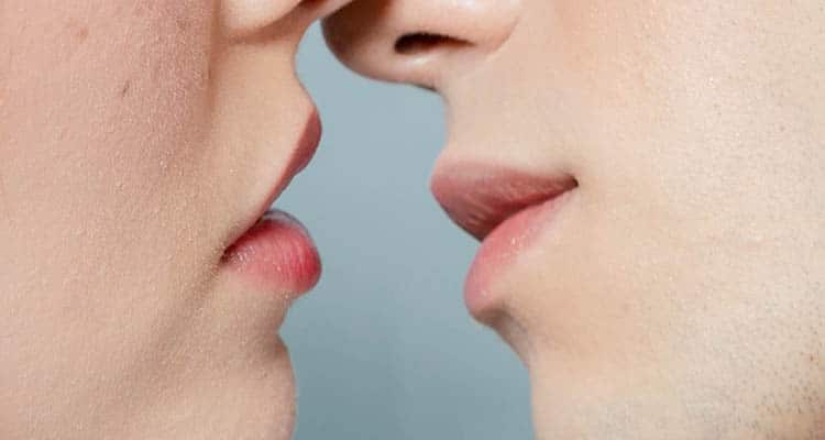 beneficios para la salud del beso en los labios