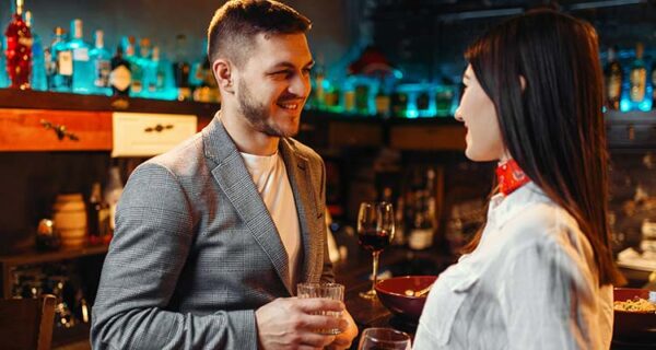 summer date ideas for married couples: go pub crawling