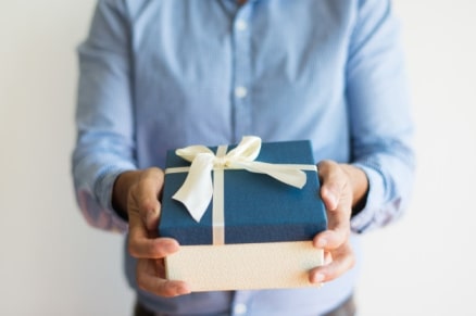 Ask a girl to be your girlfriend through a gift

