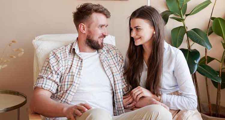 Casal feliz juntos