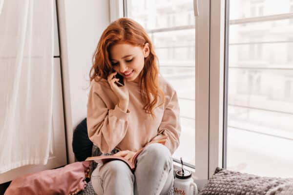 talk romantically with your girlfriend on the phone