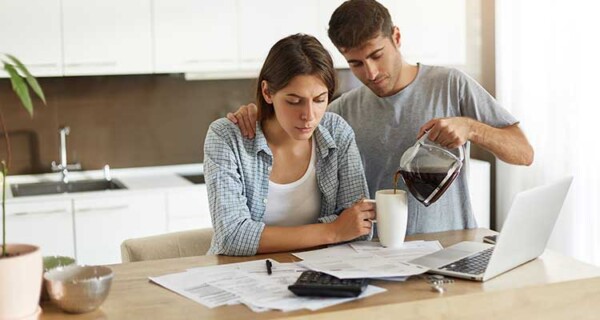 Signs You Are Dating a Needy Man