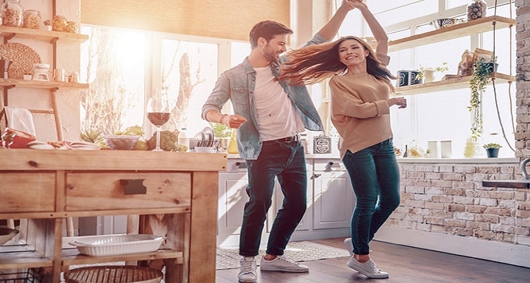 28 Fun Things To Do With Your Boyfriend At Home