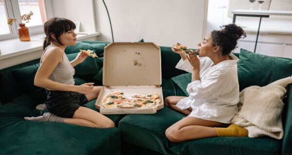 Pueden comenzar a construir relaciones positivas pasando tiempo juntos