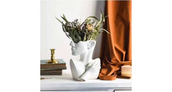 Best engagement gifts - Flower vase
