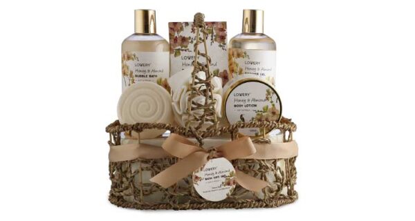 Gifts for engaged couples - bath and body set