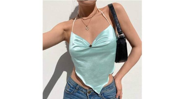 Coffee date outfit summer - Halter crop top