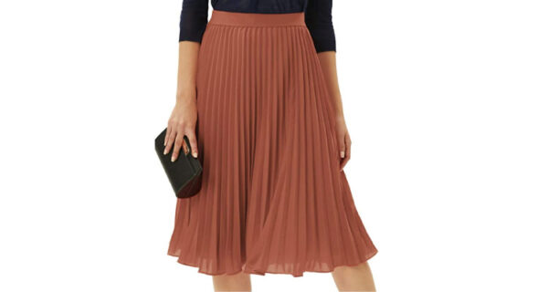 Coffee date outfit winter - Pleated skirt