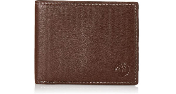30 Meaningful father of the bride gift ideas - men's leather wallet