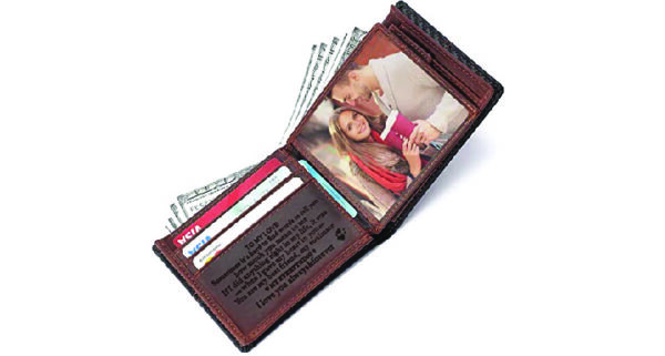 Birthday gift ideas for husband: Leather wallet