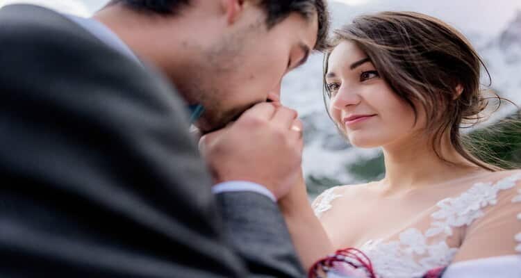 Beautiful wife to flirt even in marriage first year