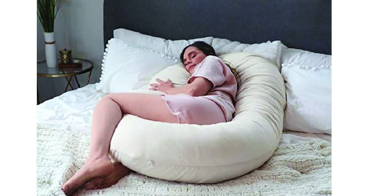 best baby shower gifts- pregnancy pillow 