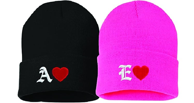 Χαριτωμένα ασορτί πράγματα για ζευγάρια: Beanies