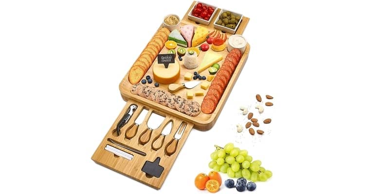 Top 14 Best Practical Gifts For Couples - Cheese board