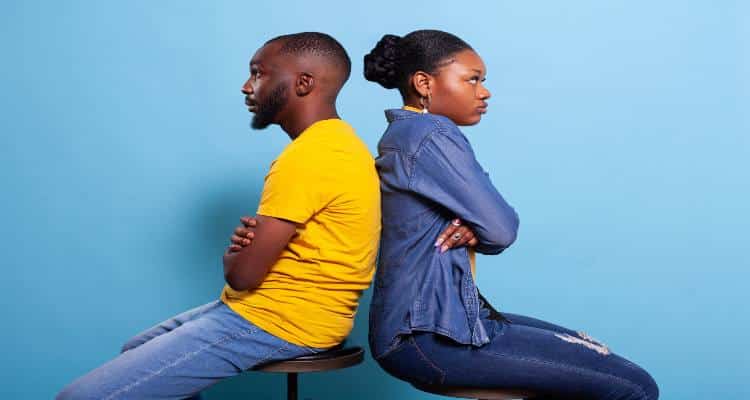 Passive-Aggressive Behavior In Relationship: Signs & Examples 2 passive-aggressive behavior