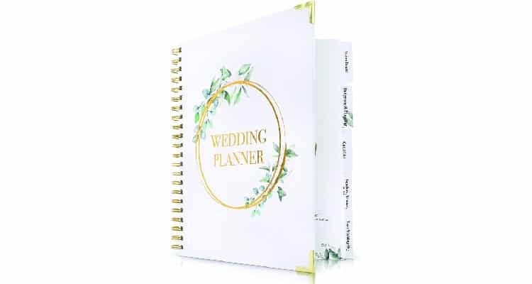 Gift ideas for newly engaged couples: Planner