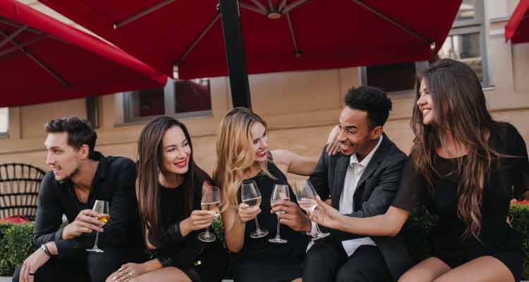 Signs your boyfriend likes his female friend