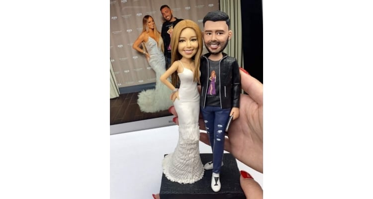 Personalized bobblehead portrait sculpture