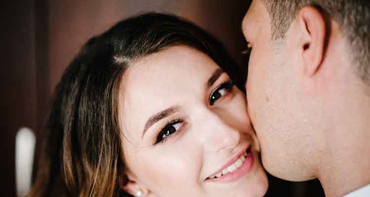 Proven health benefits of giving someone a kiss