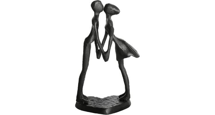 Couple sculpture