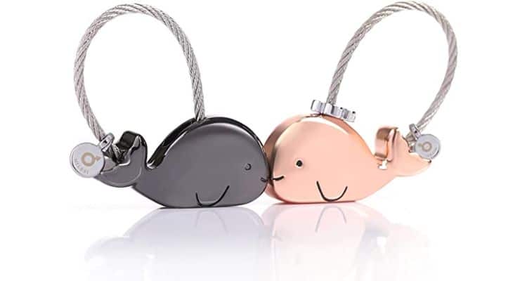 Kissing Whales Keychain