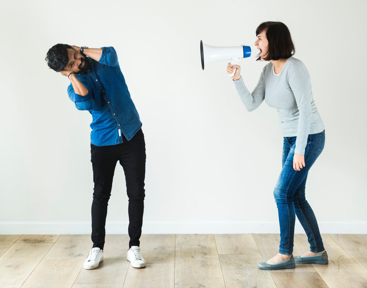 Pourquoi ma femme me crietelle dessus ? 10 raisons possibles et conseils pour y faire face