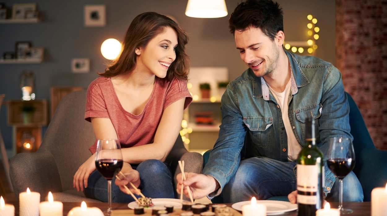 The Sun on X: This week our daring couple go on a date with a difference – blindfolded / X