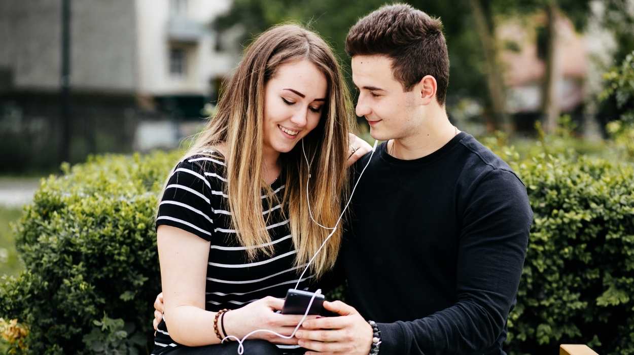 Popular teenage dating apps
