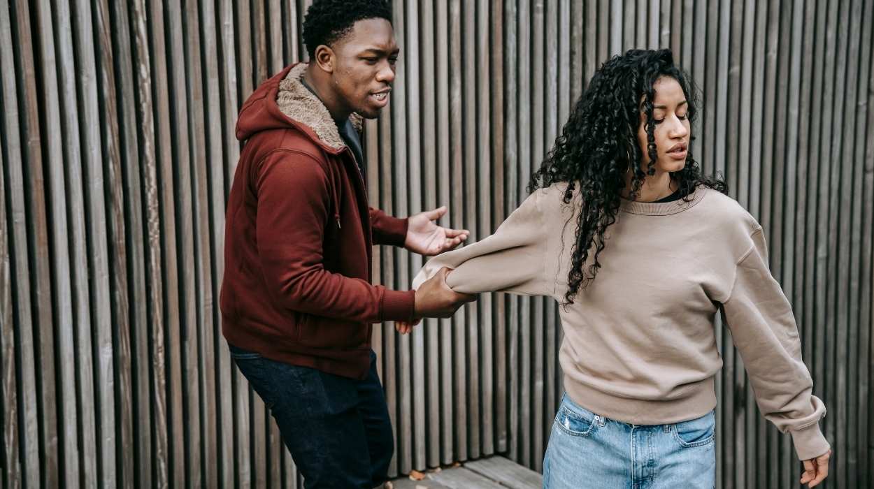 12 Signs Of Insecure Women And How To Deal With Them