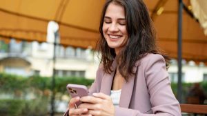 How To Start Conversation With A Girl On Text? And What To Text?