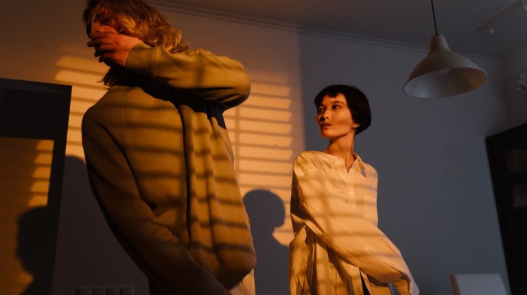 Why Does My Girlfriend Hit Me? Expert Shares 11 Possible Reasons And