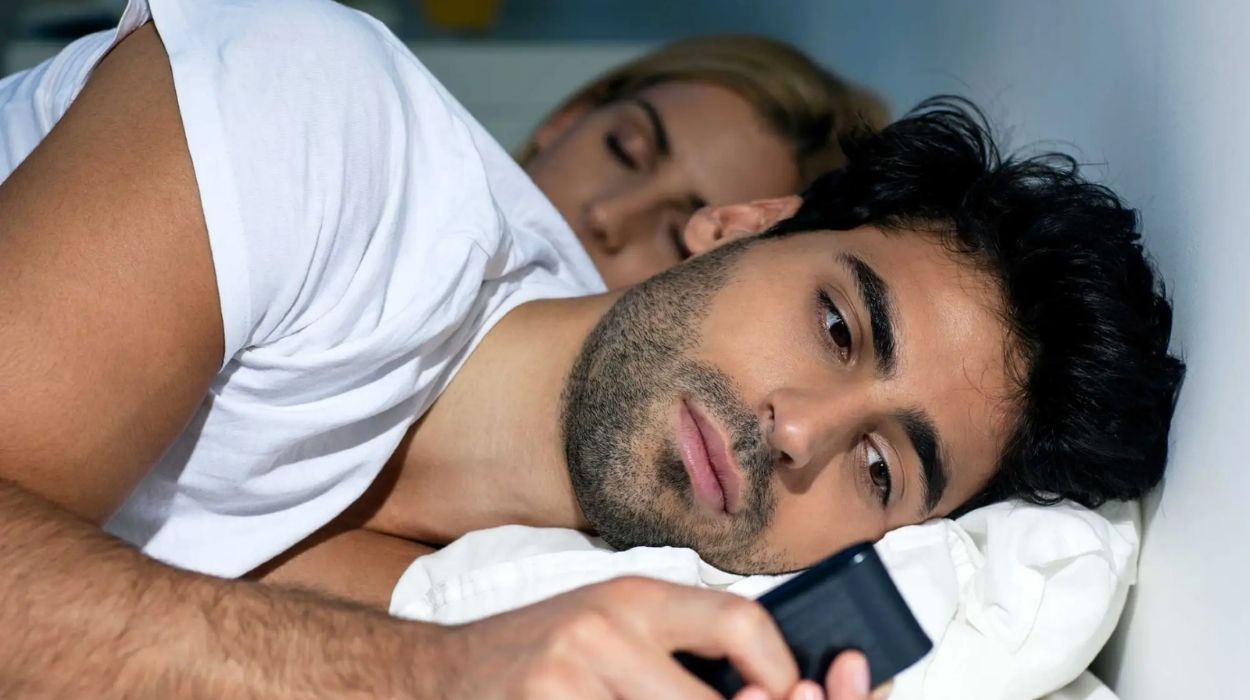 how to tell if your partner is cheating on their phone