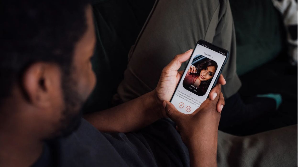 how to avoid being catfished online