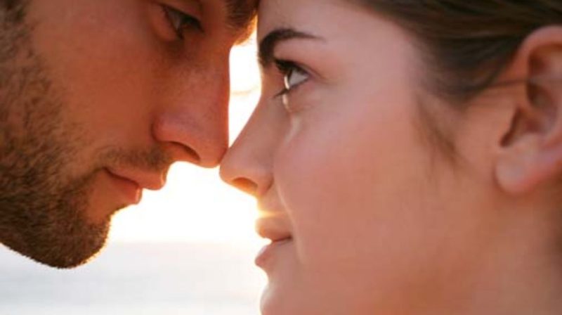 25 Signs A Guy Is Attracted To You, According To Dating Experts